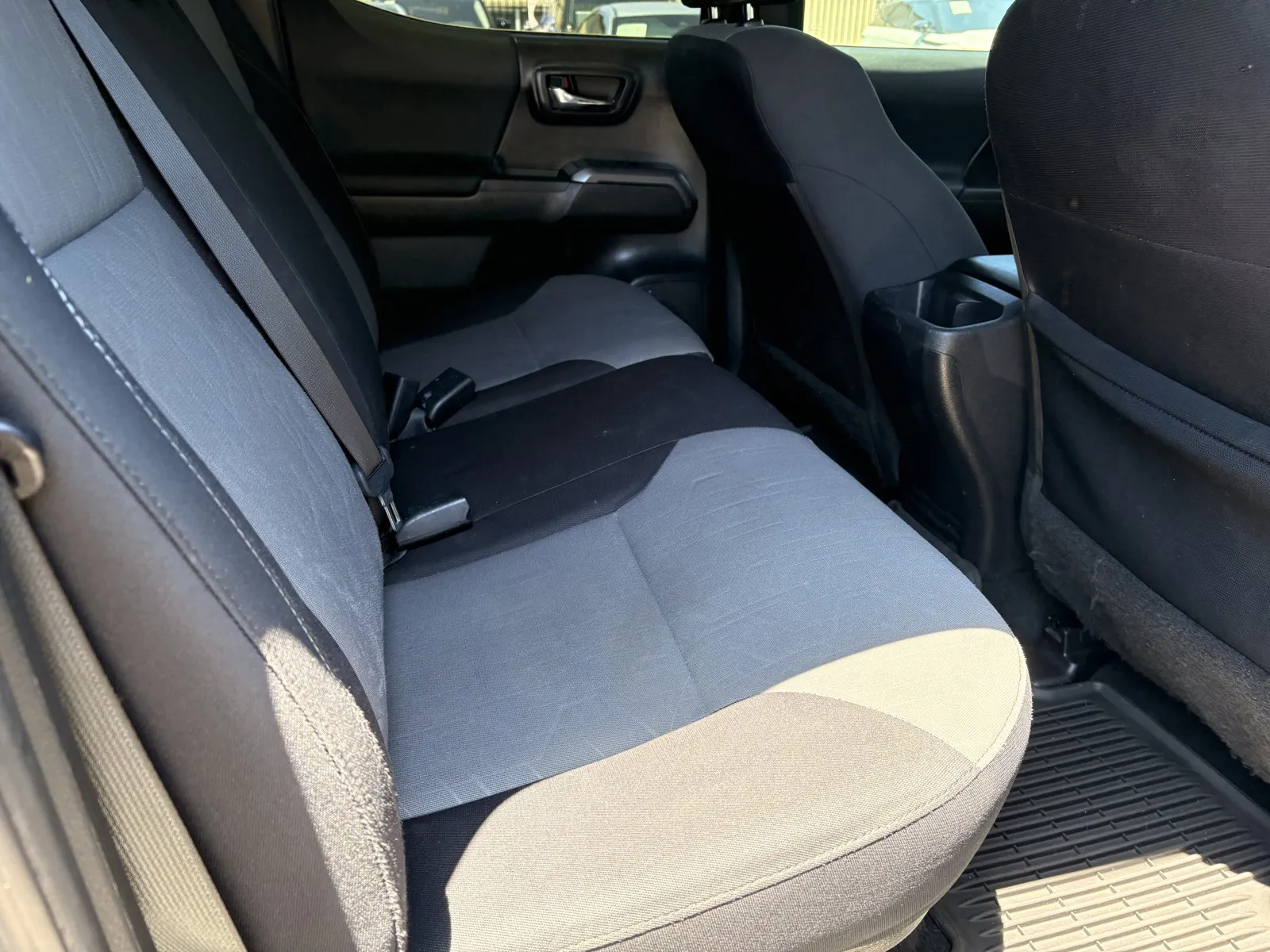 Toyota Tacoma photo 7