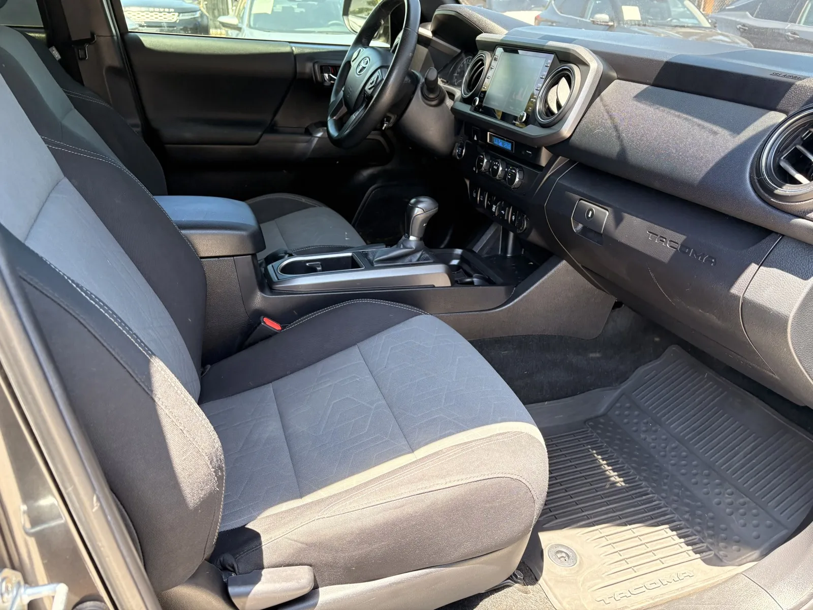 Toyota Tacoma photo 6