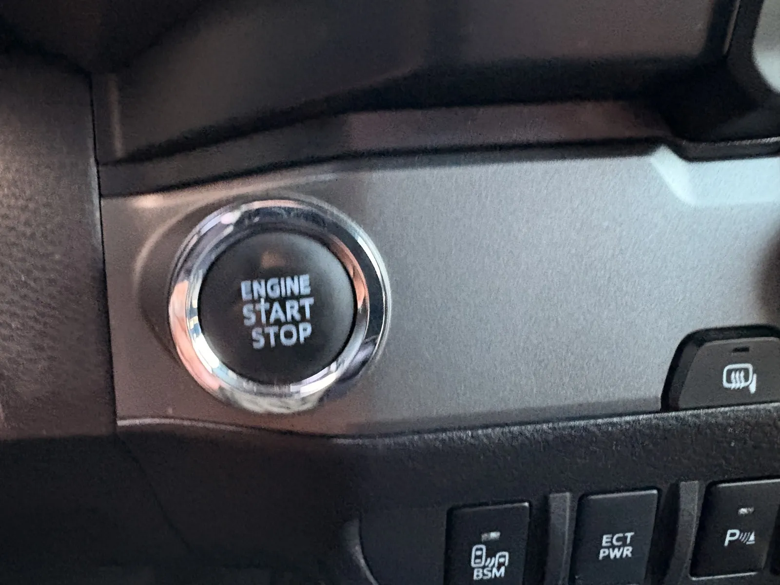 Toyota Tacoma photo 17