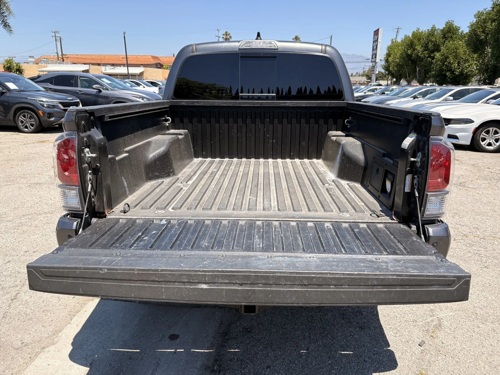 Toyota Tacoma photo 8