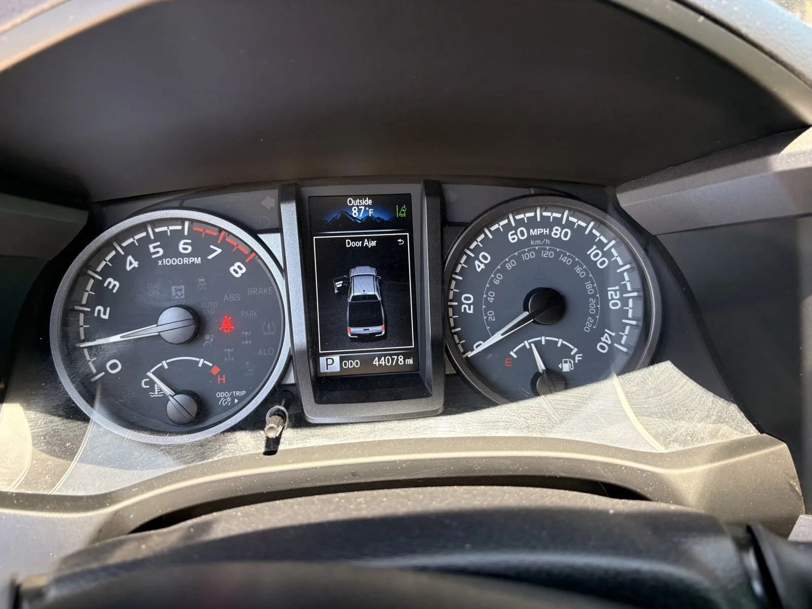 Toyota Tacoma photo 14