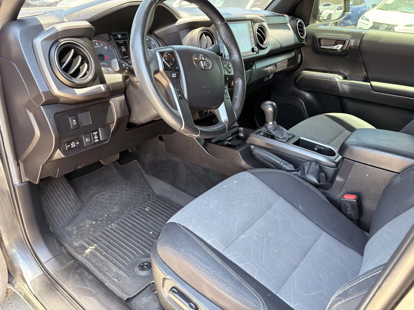 Toyota Tacoma photo 10