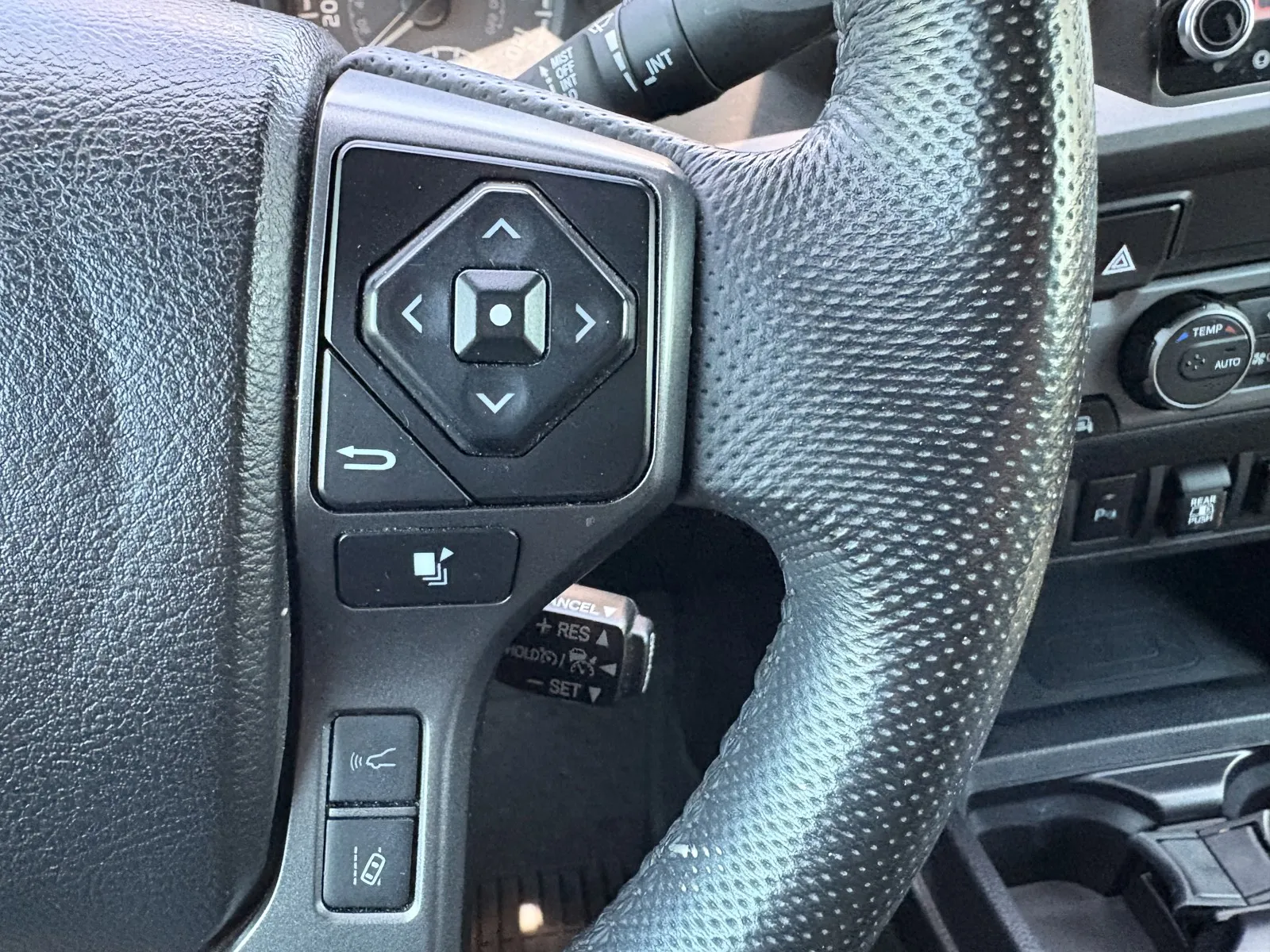 Toyota Tacoma photo 19