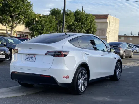 More photos of 2023 Tesla Model Y long range at Premium Autos - El Monte, CA