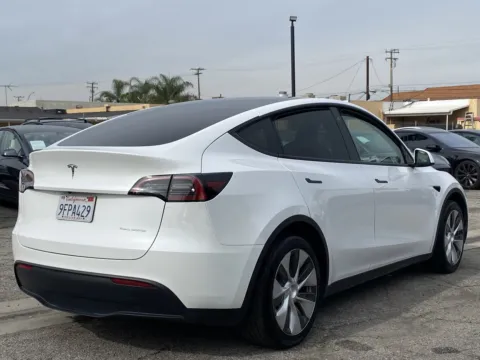 More photos of 2023 Tesla Model Y Long Range at Premium Autos - El Monte, CA