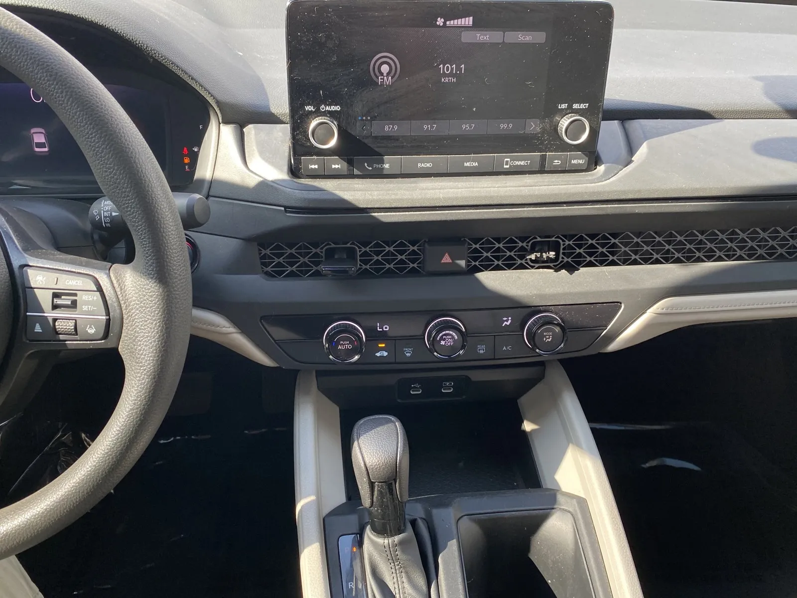 Honda Accord photo 14