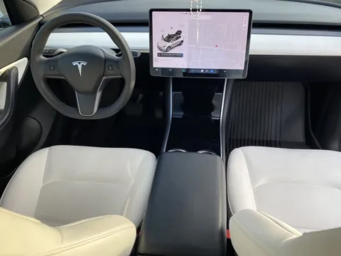 More photos of 2020 Tesla Model Y Long Range at Premium Autos - El Monte, CA