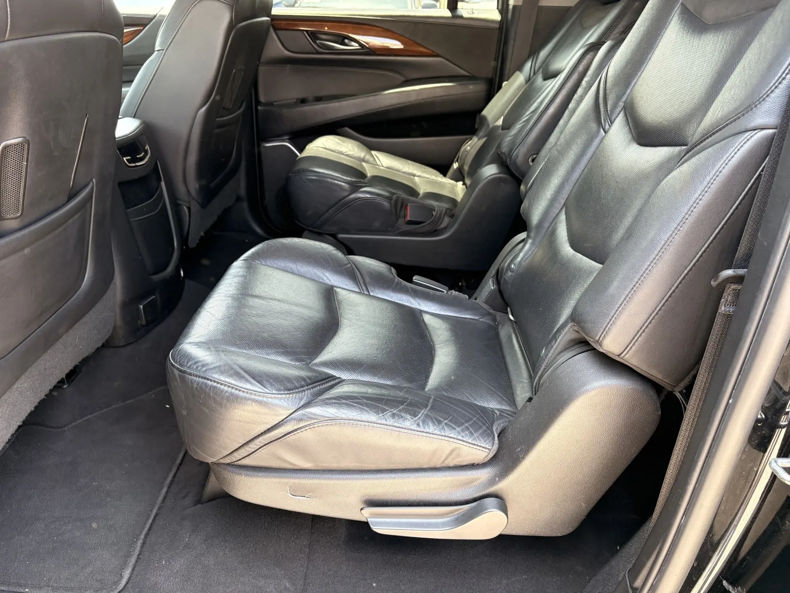 Cadillac Escalade ESV photo 9
