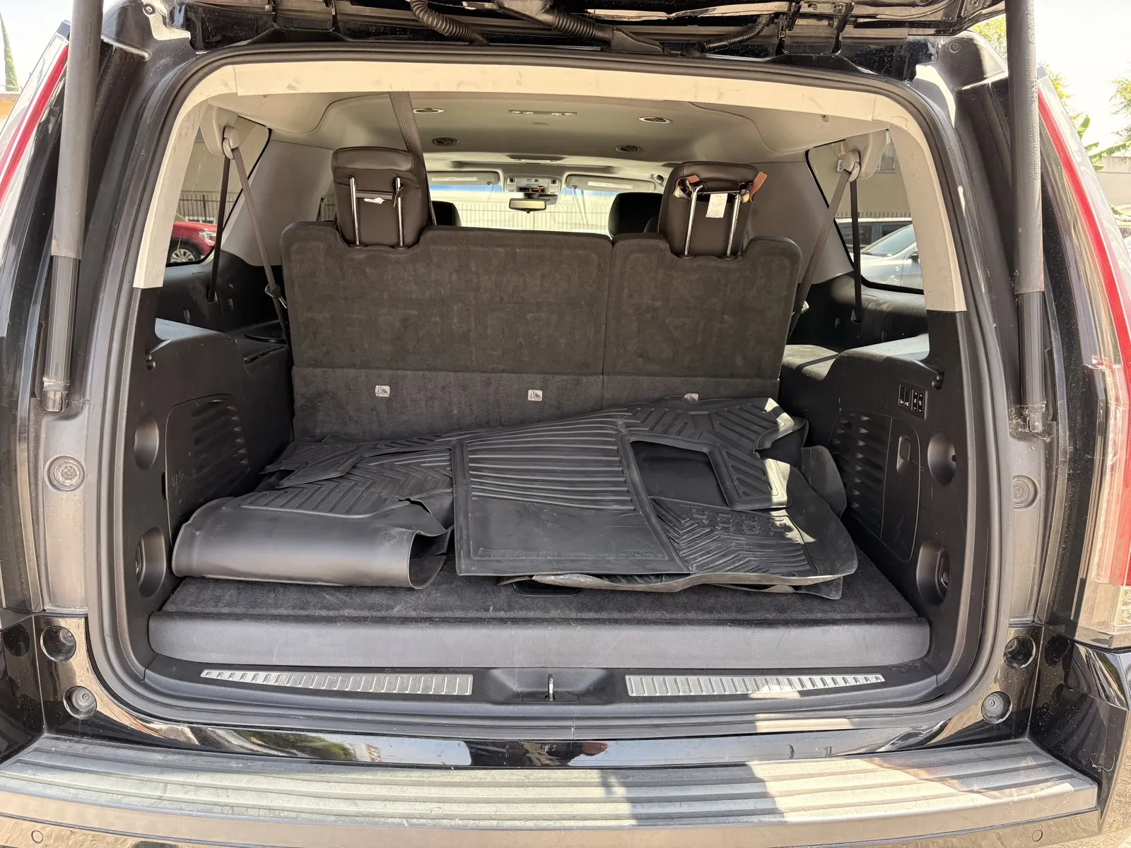 Cadillac Escalade ESV photo 8