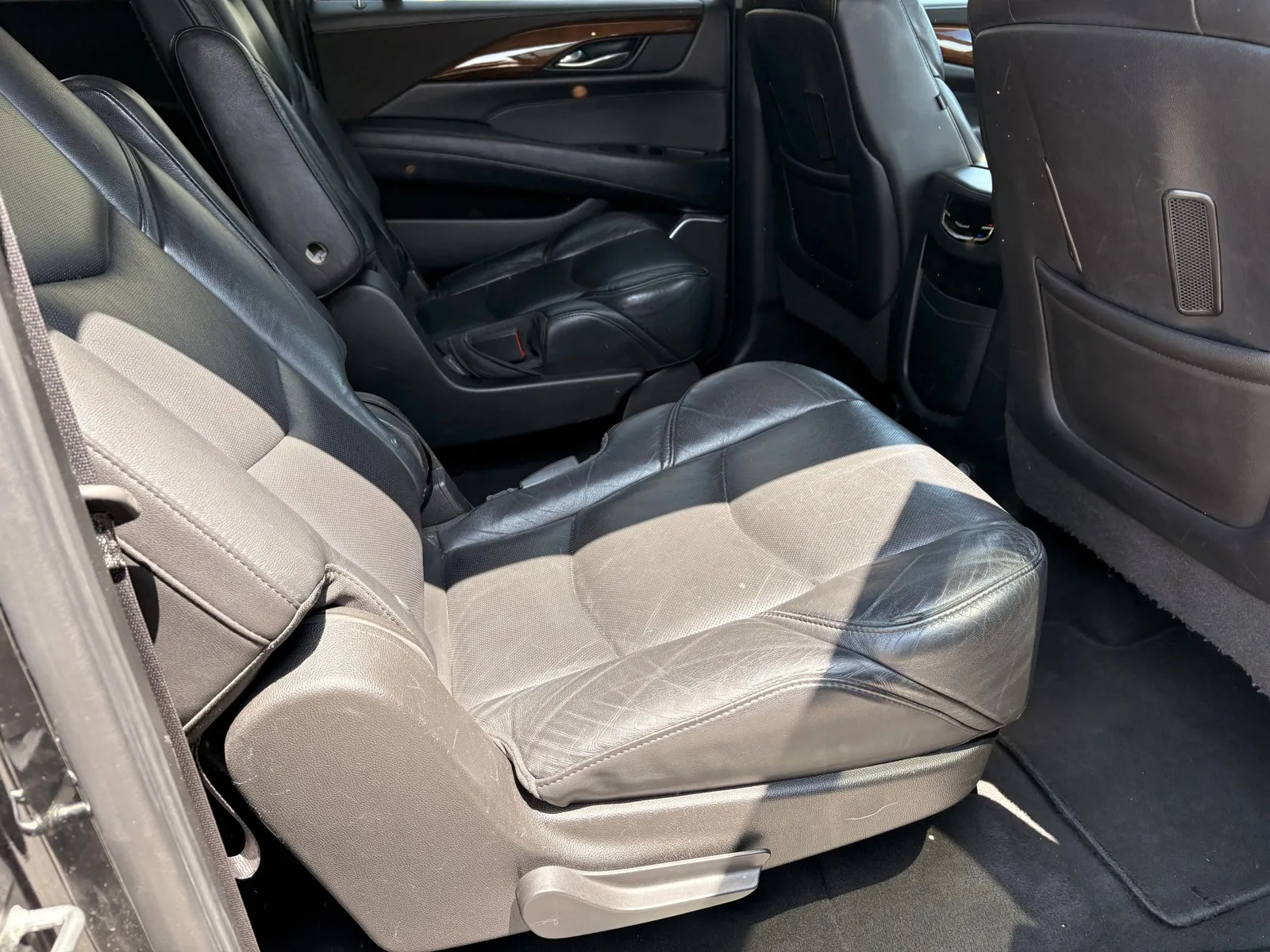 Cadillac Escalade ESV photo 7