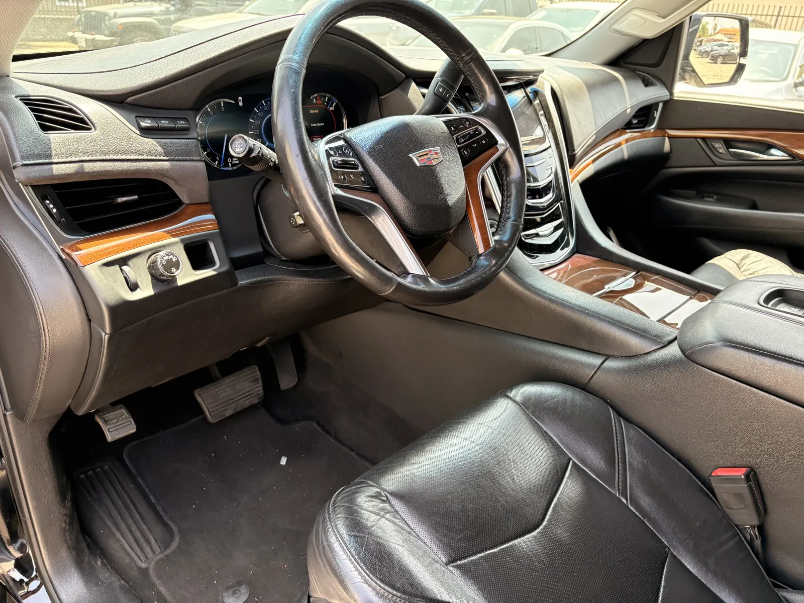 Cadillac Escalade ESV photo 10