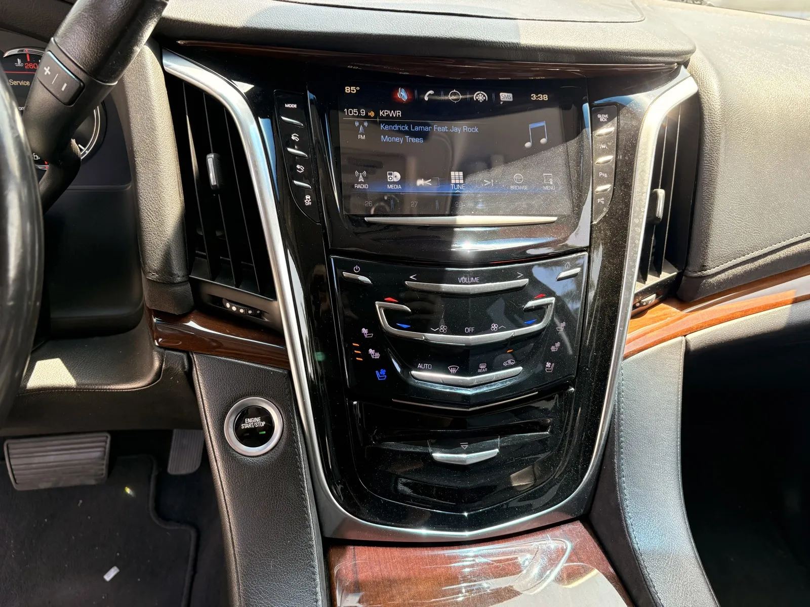 Cadillac Escalade ESV photo 14