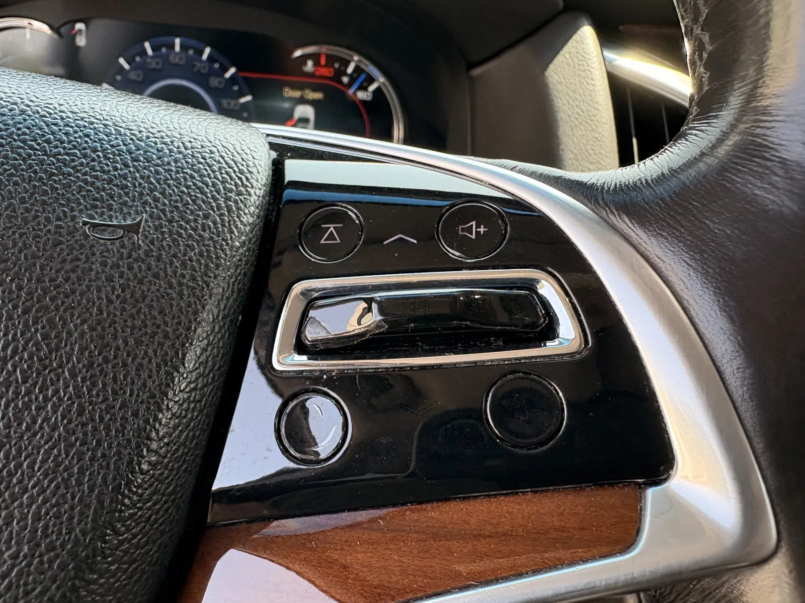 Cadillac Escalade ESV photo 19