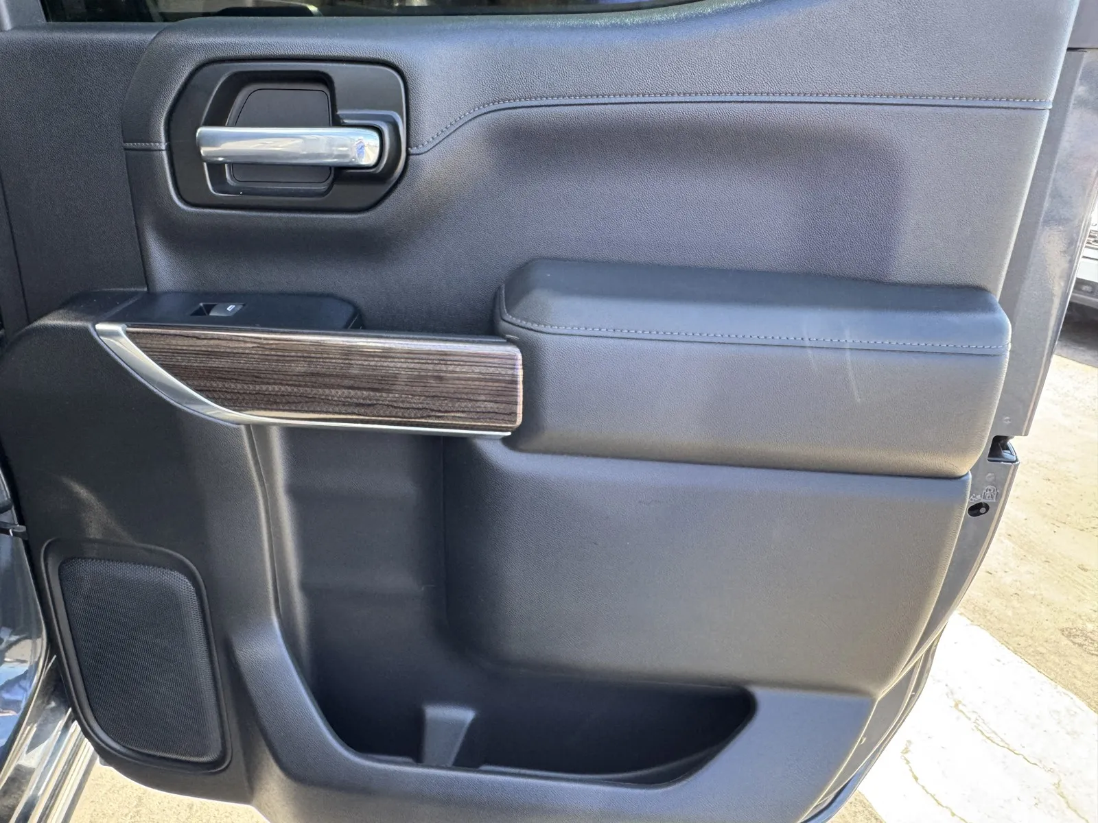 Chevrolet Silverado photo 10