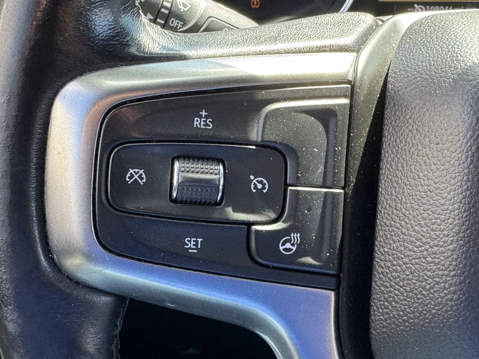 Chevrolet Silverado photo 24