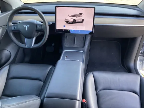 More photos of 2022 Tesla Model Y Long Range at Premium Autos - El Monte, CA