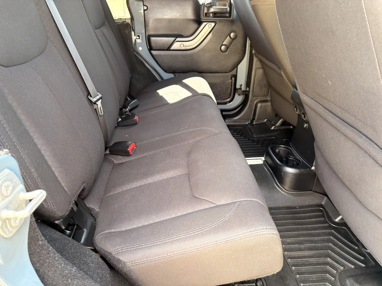 Jeep Wrangler photo 7