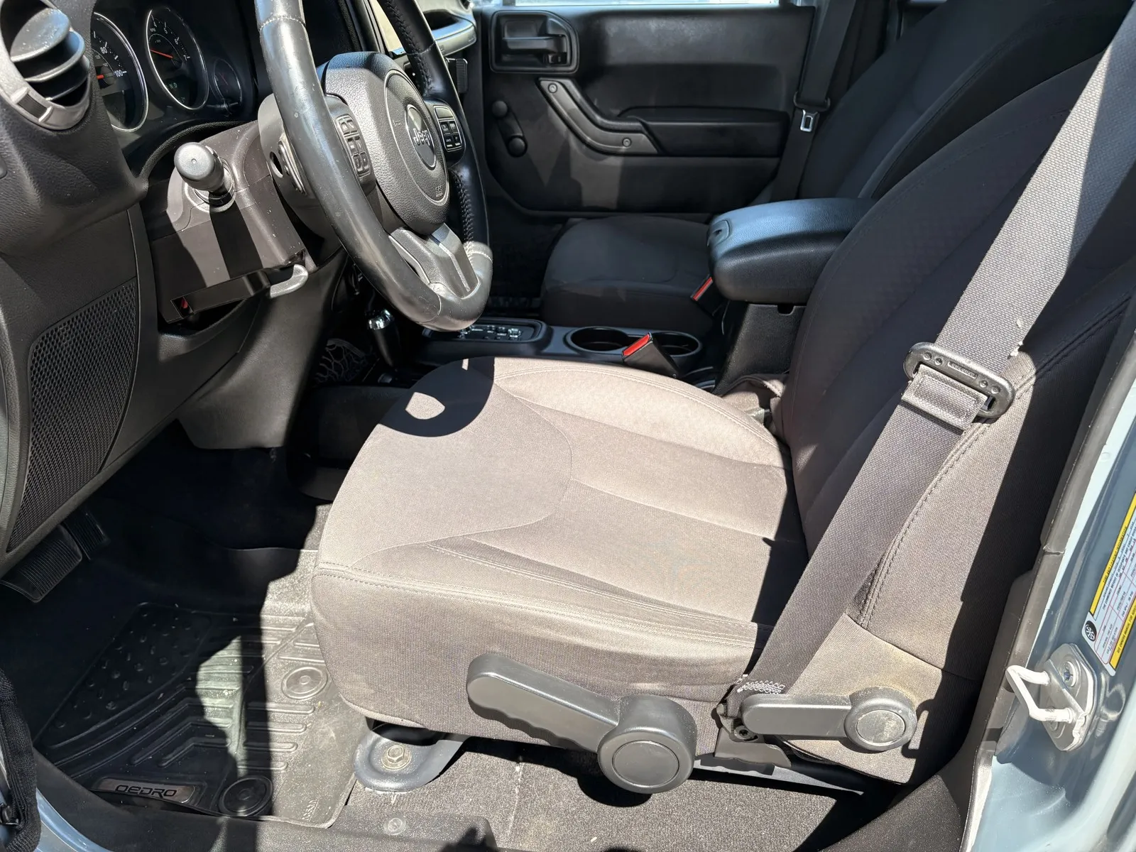 Jeep Wrangler photo 11