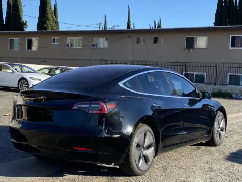 More photos of 2018 Tesla Model 3 Long Range at Premium Autos - El Monte, CA