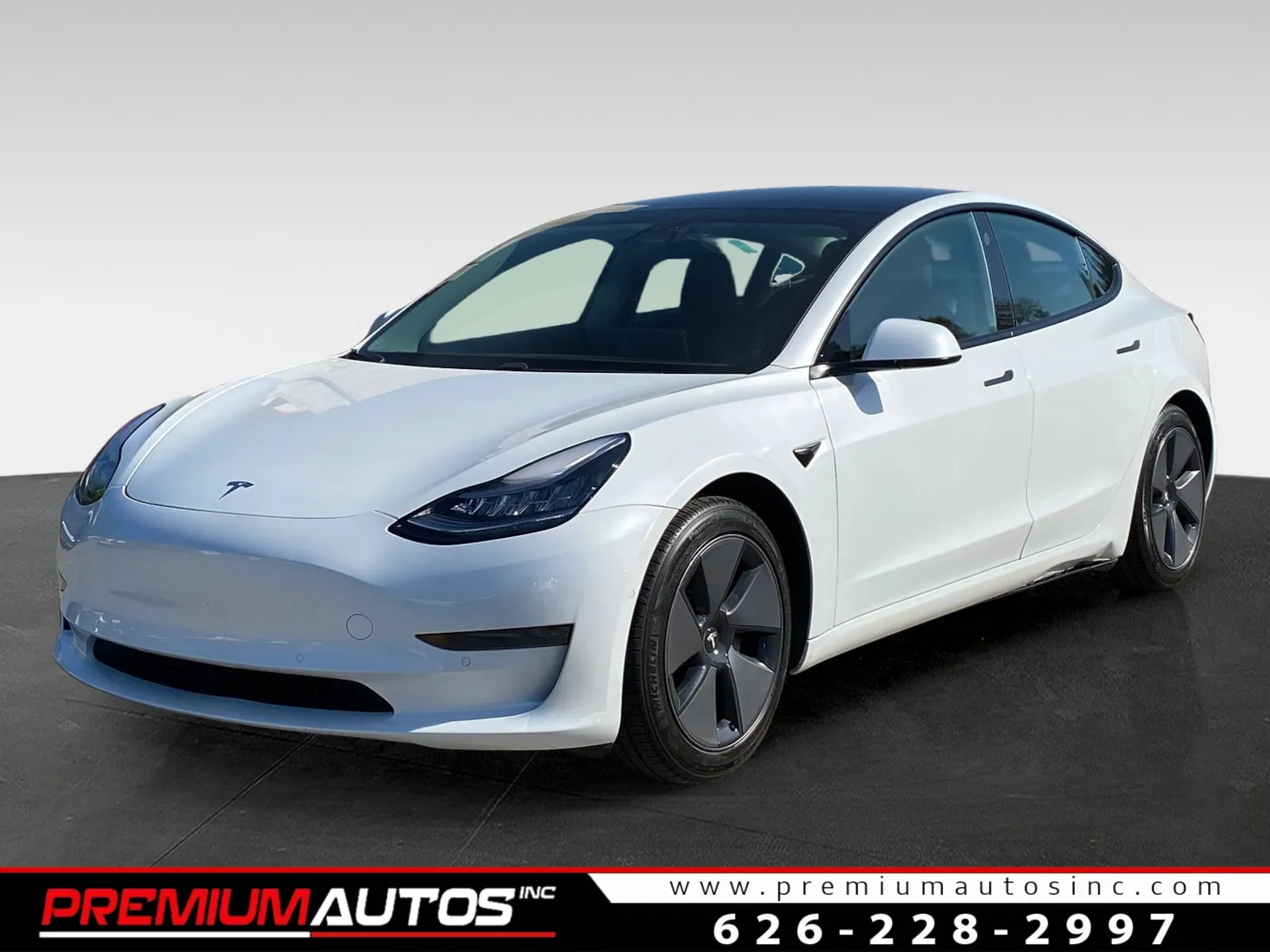 2021 Tesla Model 3 Standard Range Plus's photo
