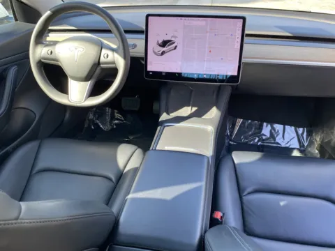 More photos of 2021 Tesla Model 3 Standard Range Plus at Premium Autos - El Monte, CA
