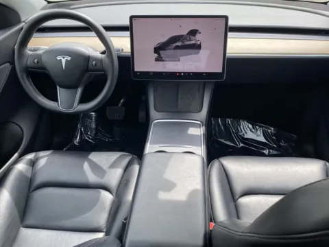 More photos of 2022 Tesla Model Y Long Range at Premium Autos - El Monte, CA