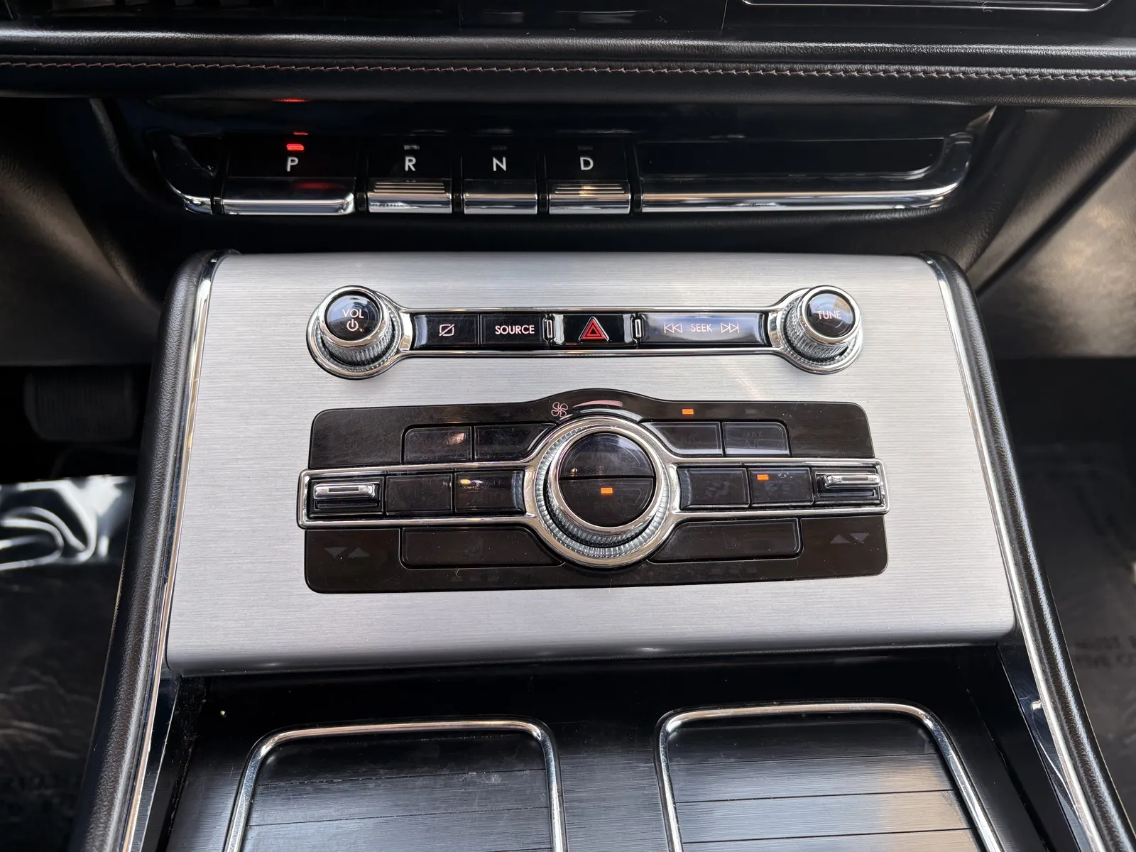 Lincoln Aviator photo 15