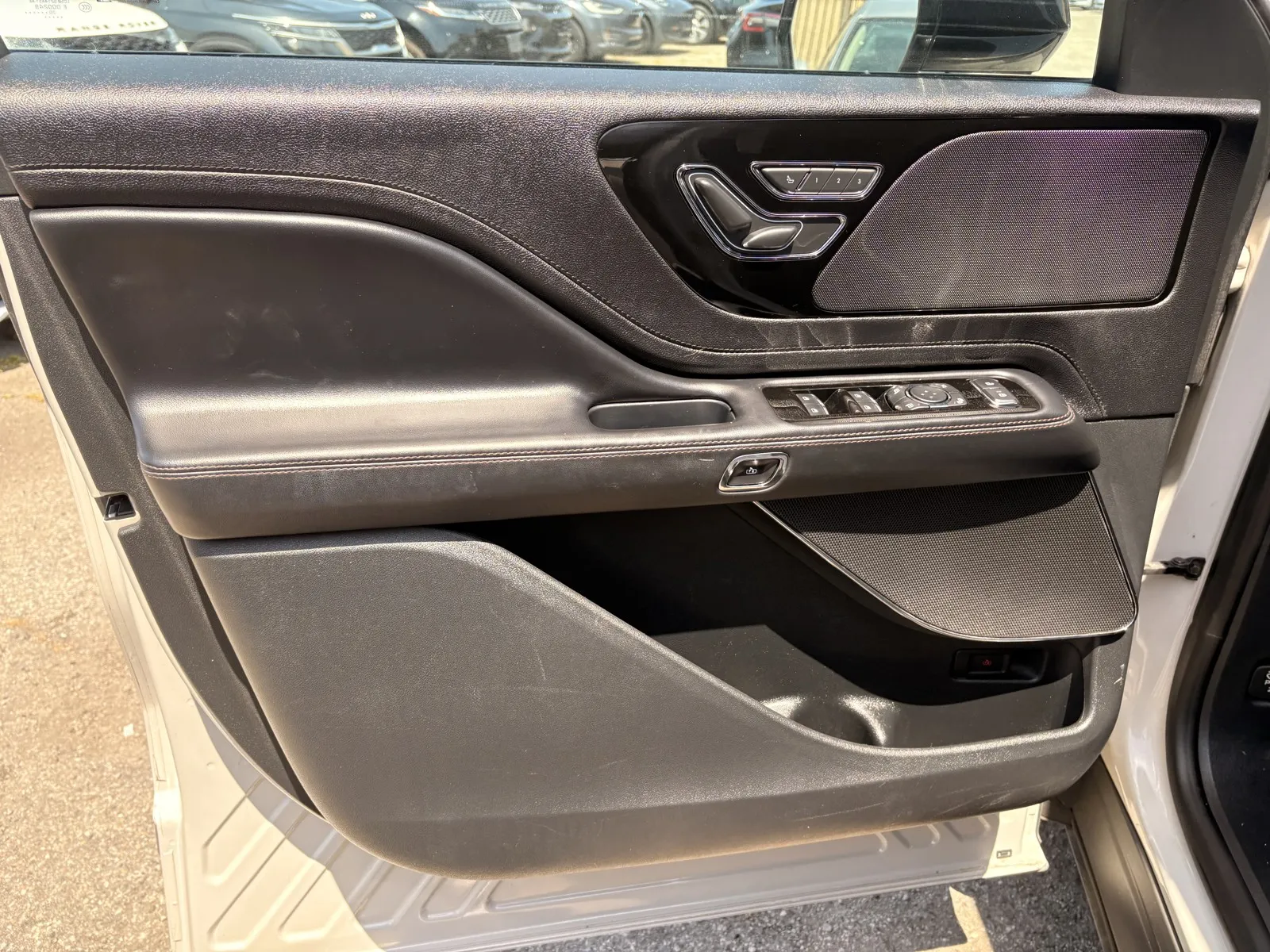 Lincoln Aviator photo 12