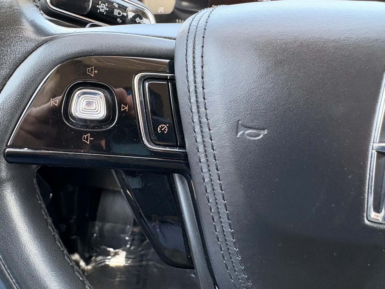 Lincoln Aviator photo 20