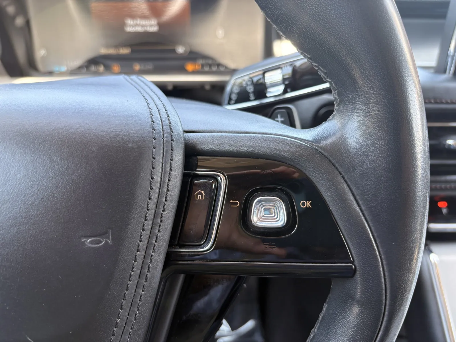 Lincoln Aviator photo 19