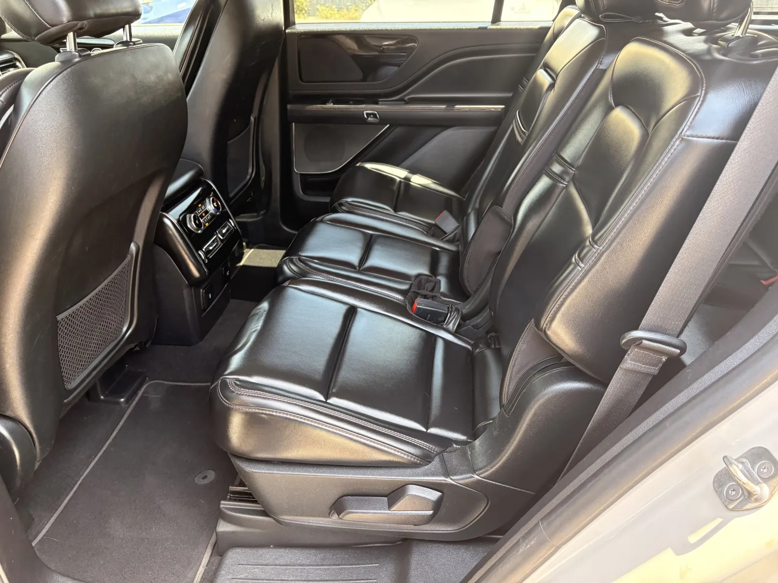 Lincoln Aviator photo 9