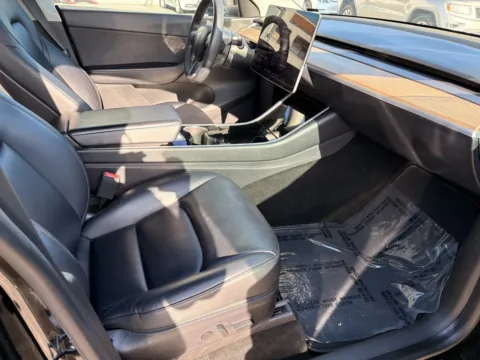 More photos of 2020 Tesla Model Y Long Range at Premium Autos - El Monte, CA