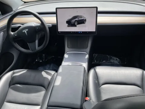 More photos of 2022 Tesla Model Y Long Range *7 Seater at Premium Autos - El Monte, CA