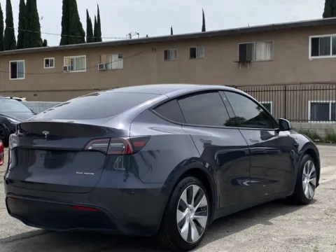 More photos of 2022 Tesla Model Y Long Range *7 Seater at Premium Autos - El Monte, CA