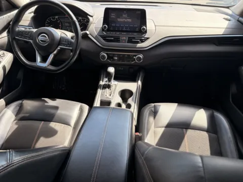 More photos of 2022 Nissan Altima 2.5 SR *El Monte at Premium Autos - El Monte, CA