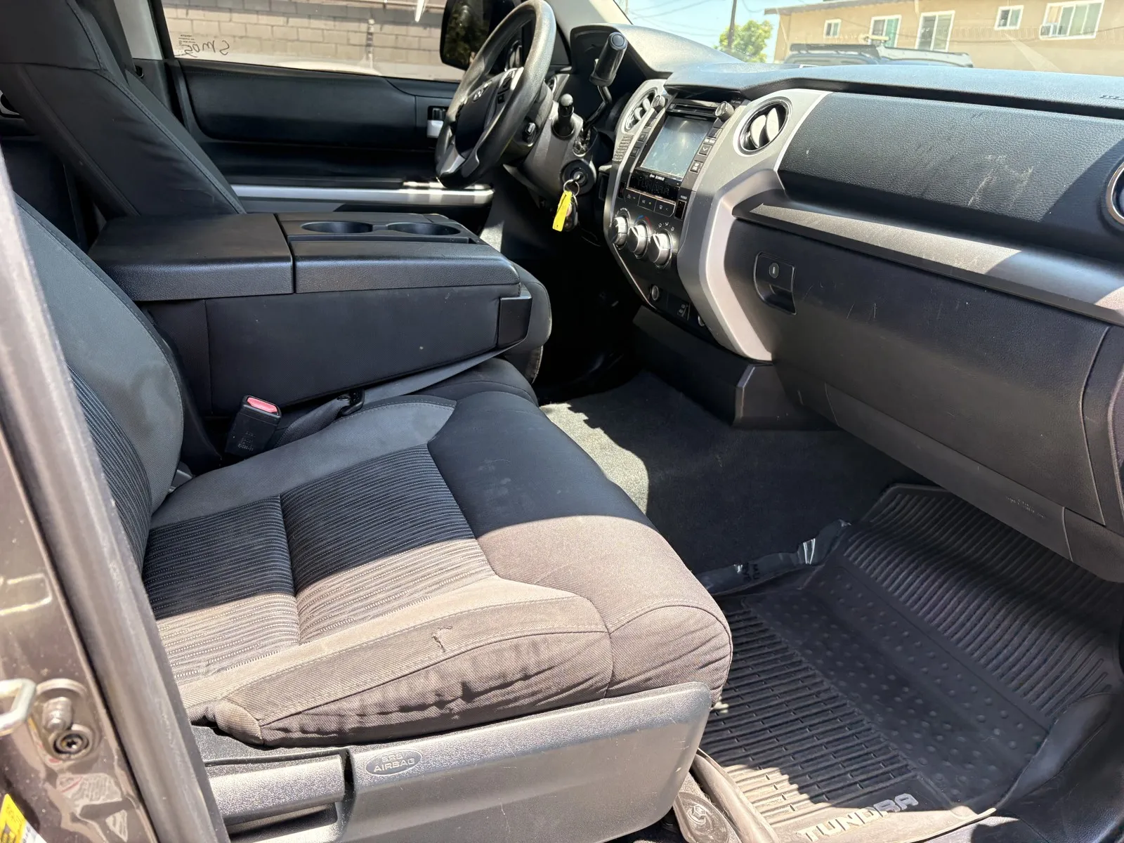 Toyota Tundra photo 6