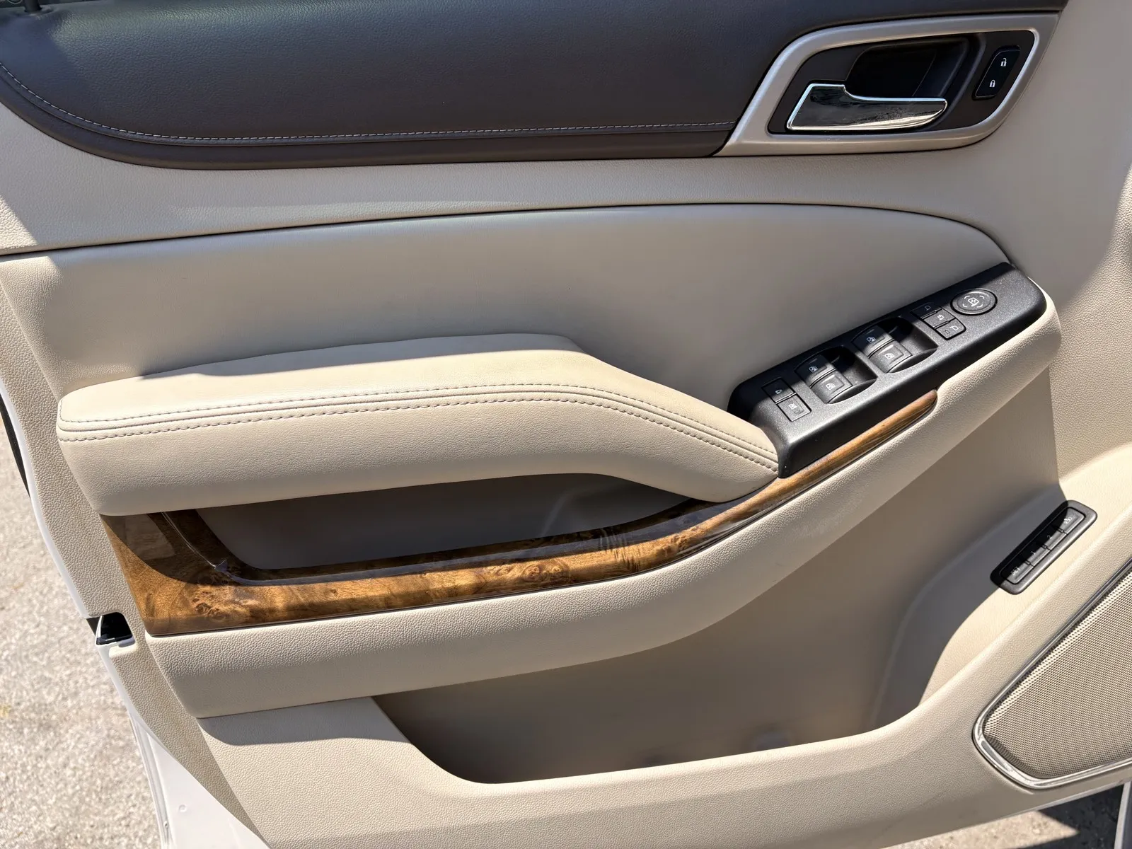 GMC Yukon photo 12