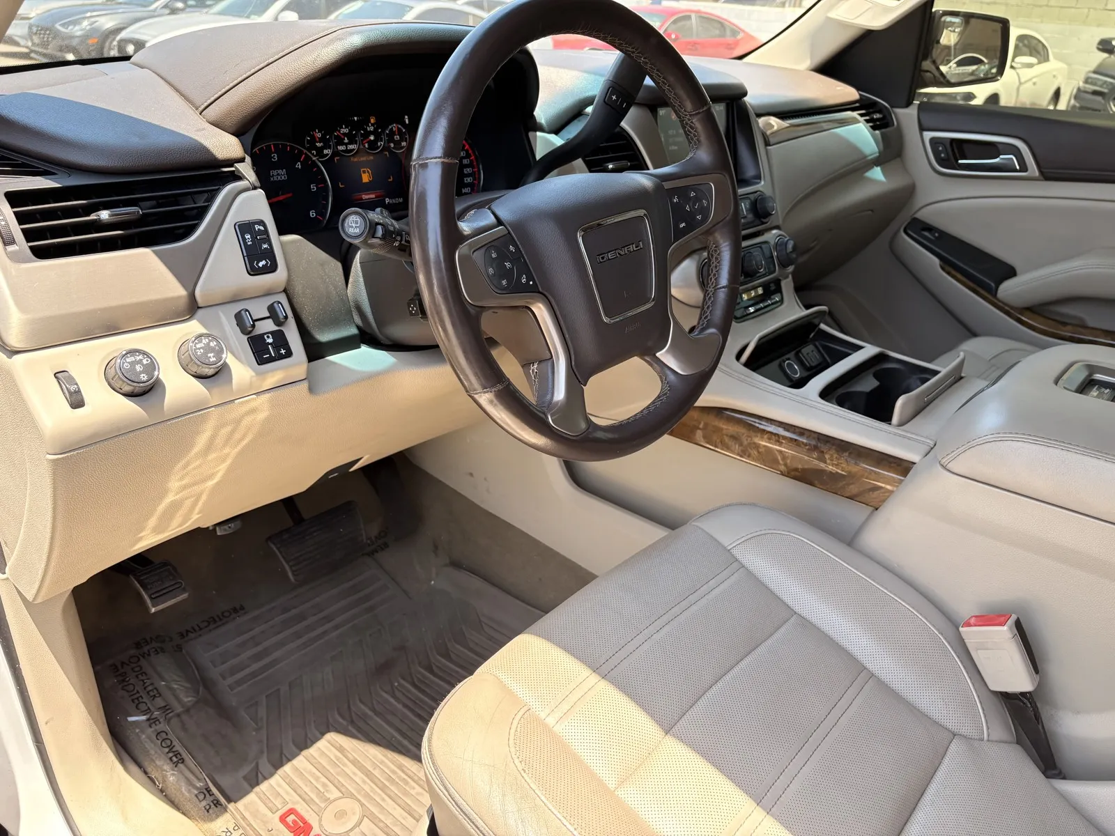 GMC Yukon photo 10