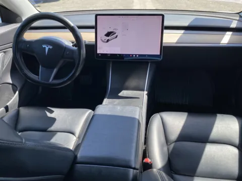 More photos of 2019 Tesla Model 3 Standard Range Plus at Premium Autos - El Monte, CA