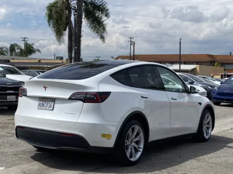 More photos of 2021 Tesla Model Y Long Range at Premium Autos - El Monte, CA