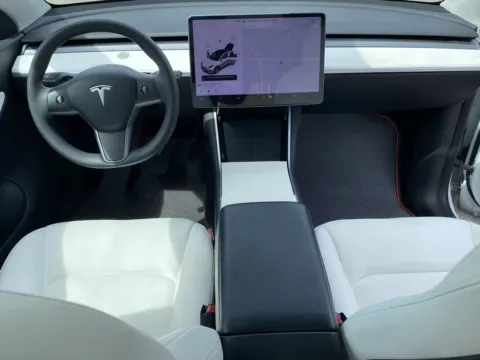 More photos of 2021 Tesla Model Y Long Range at Premium Autos - El Monte, CA