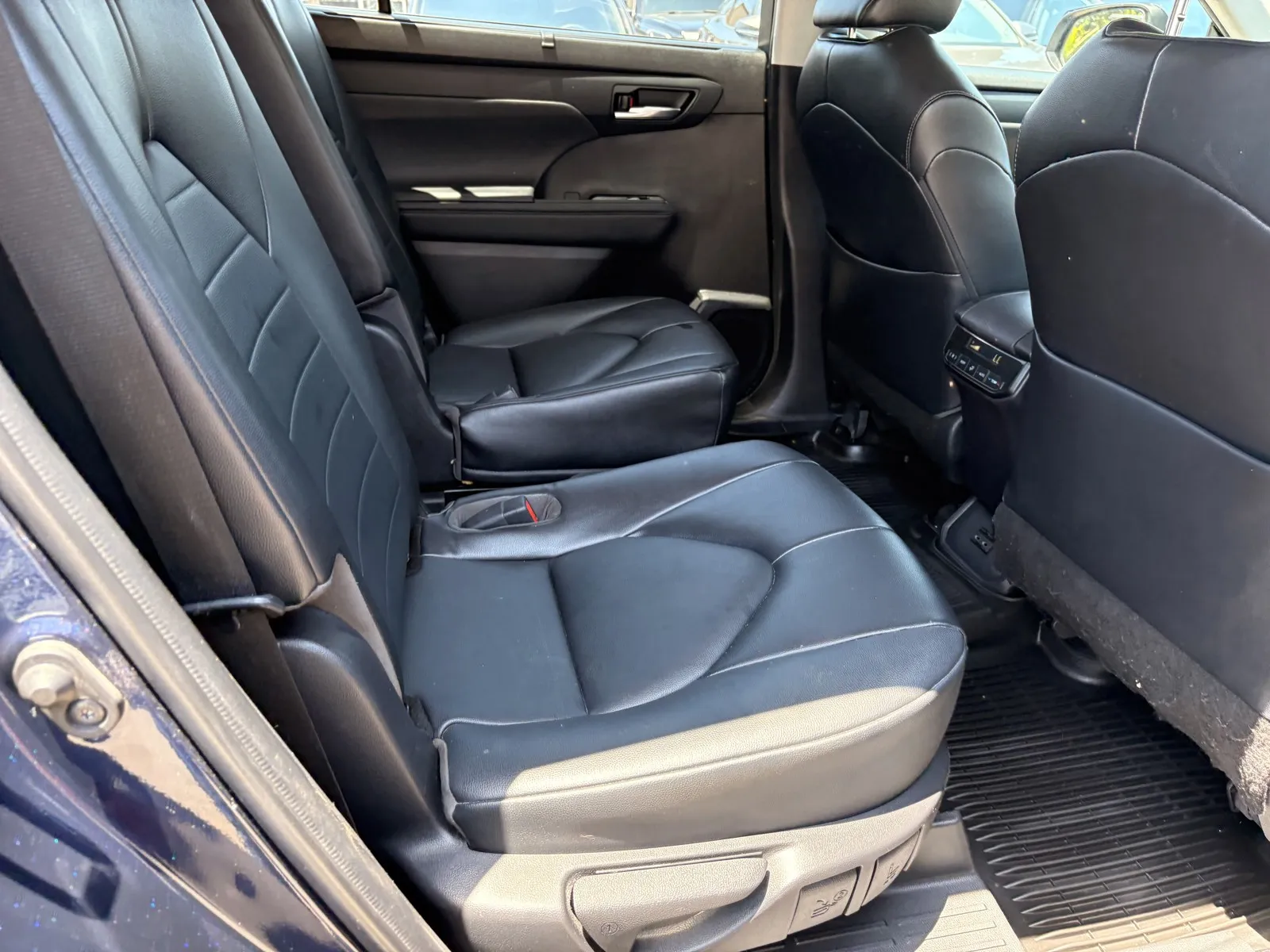 Toyota Highlander photo 7