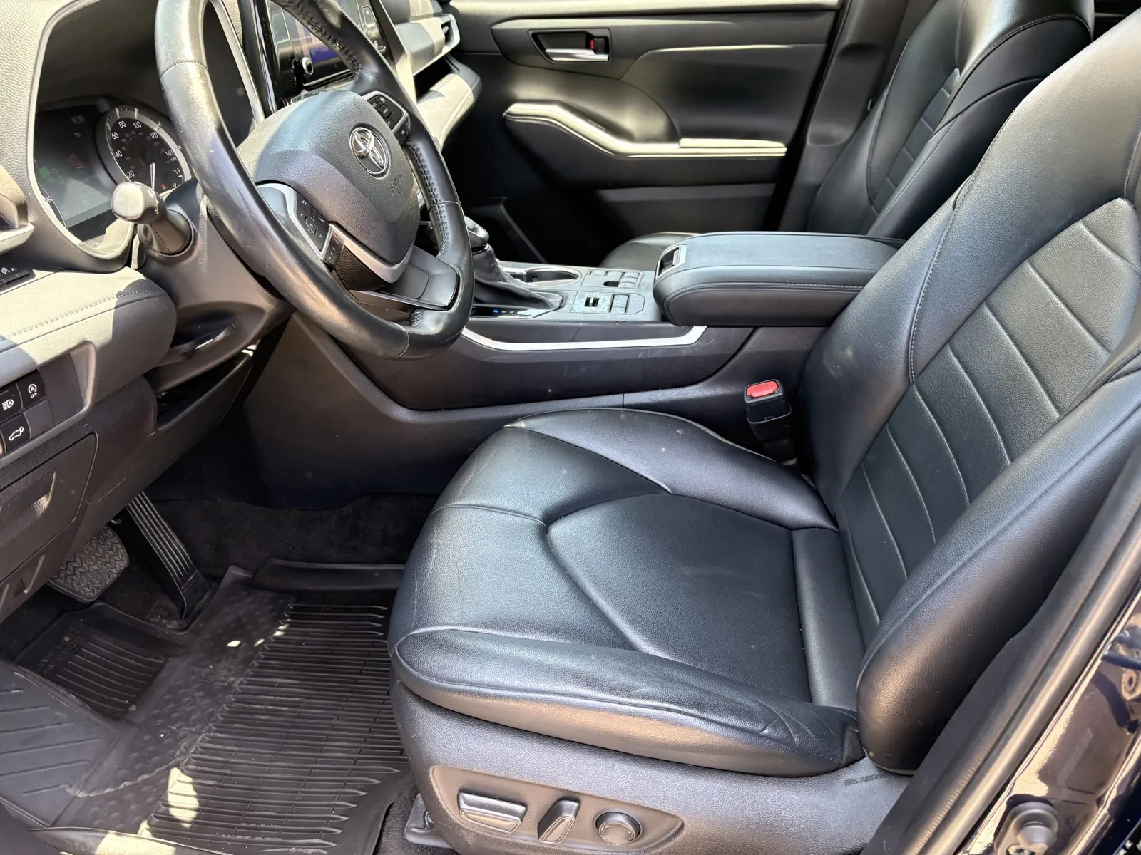 Toyota Highlander photo 11