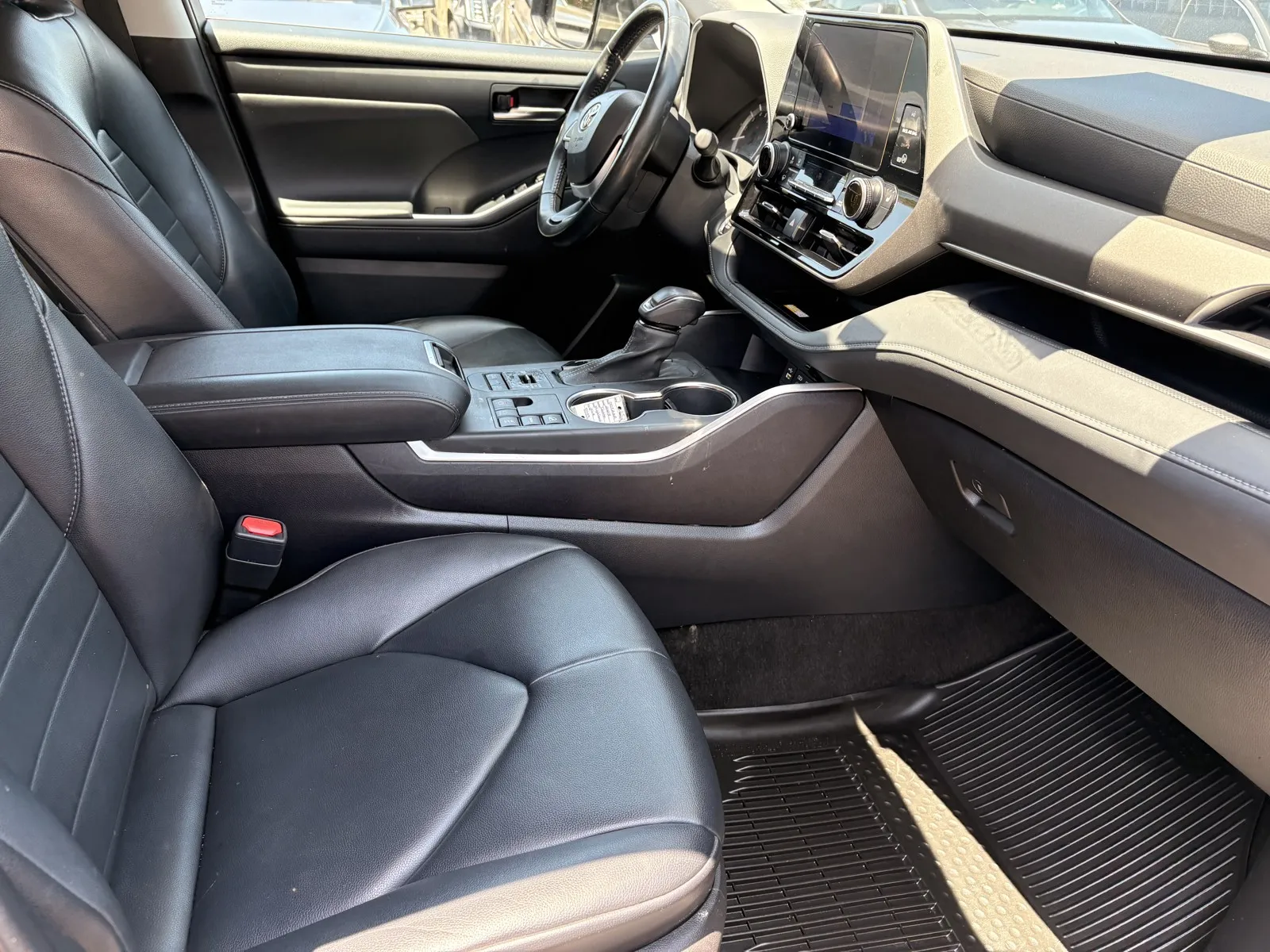 Toyota Highlander photo 6