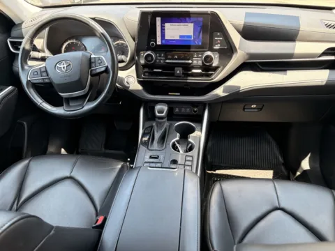 More photos of 2023 Toyota Highlander XLE at Premium Autos - El Monte, CA