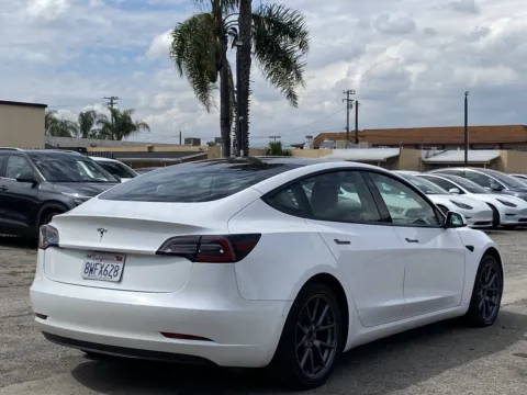 More photos of 2021 Tesla Model 3 Standard Range Plus at Premium Autos - El Monte, CA