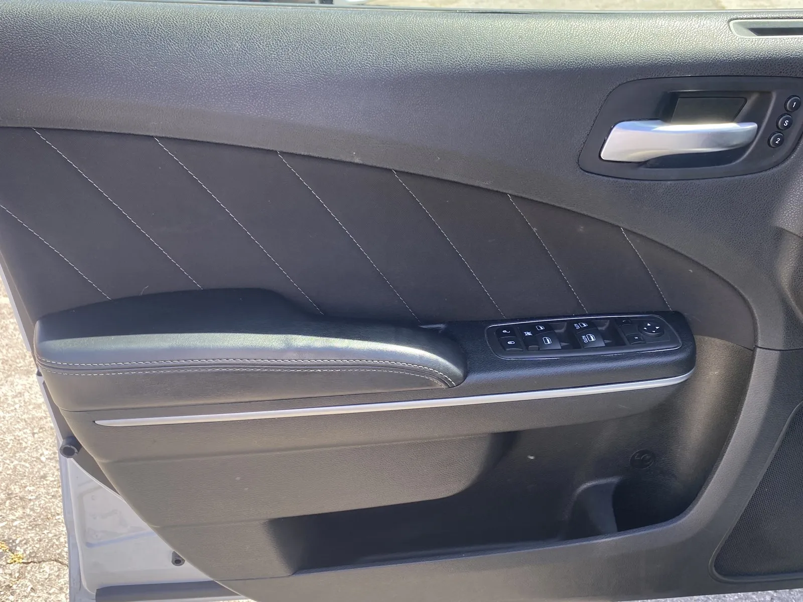 Dodge Charger photo 12