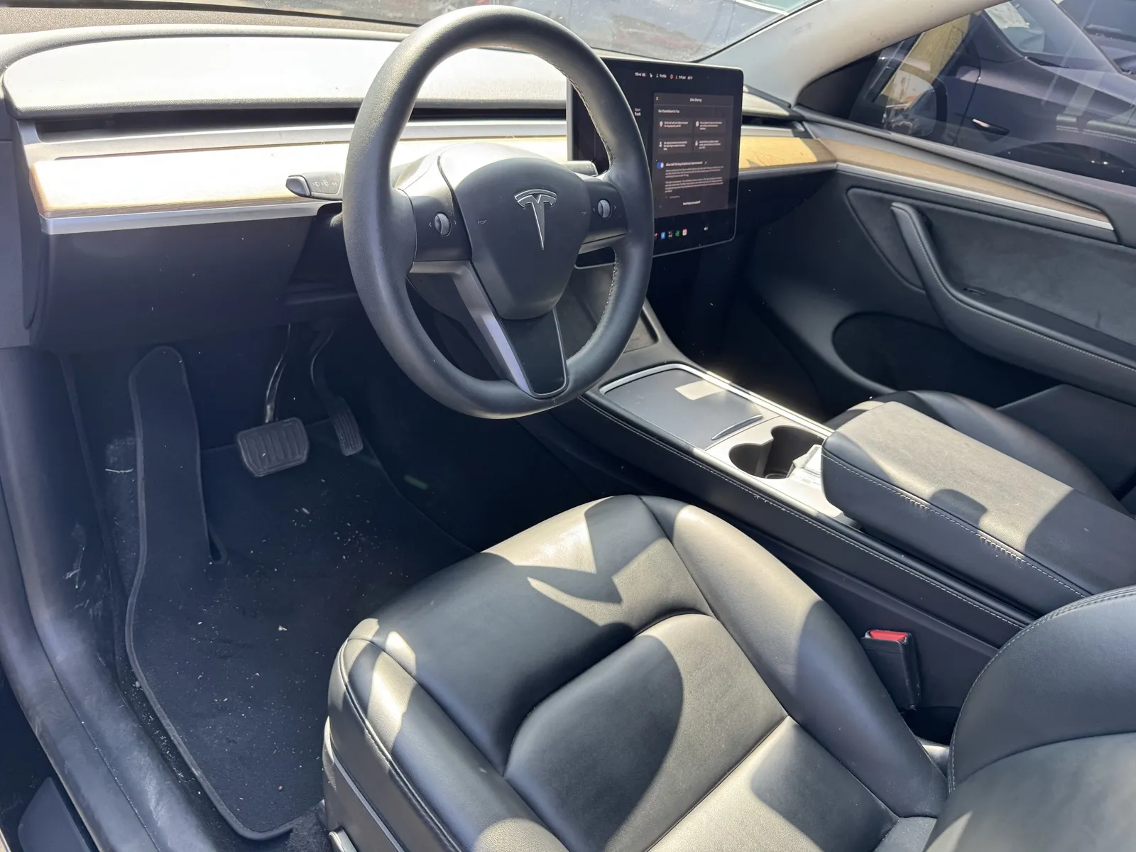 Tesla Model Y photo 11