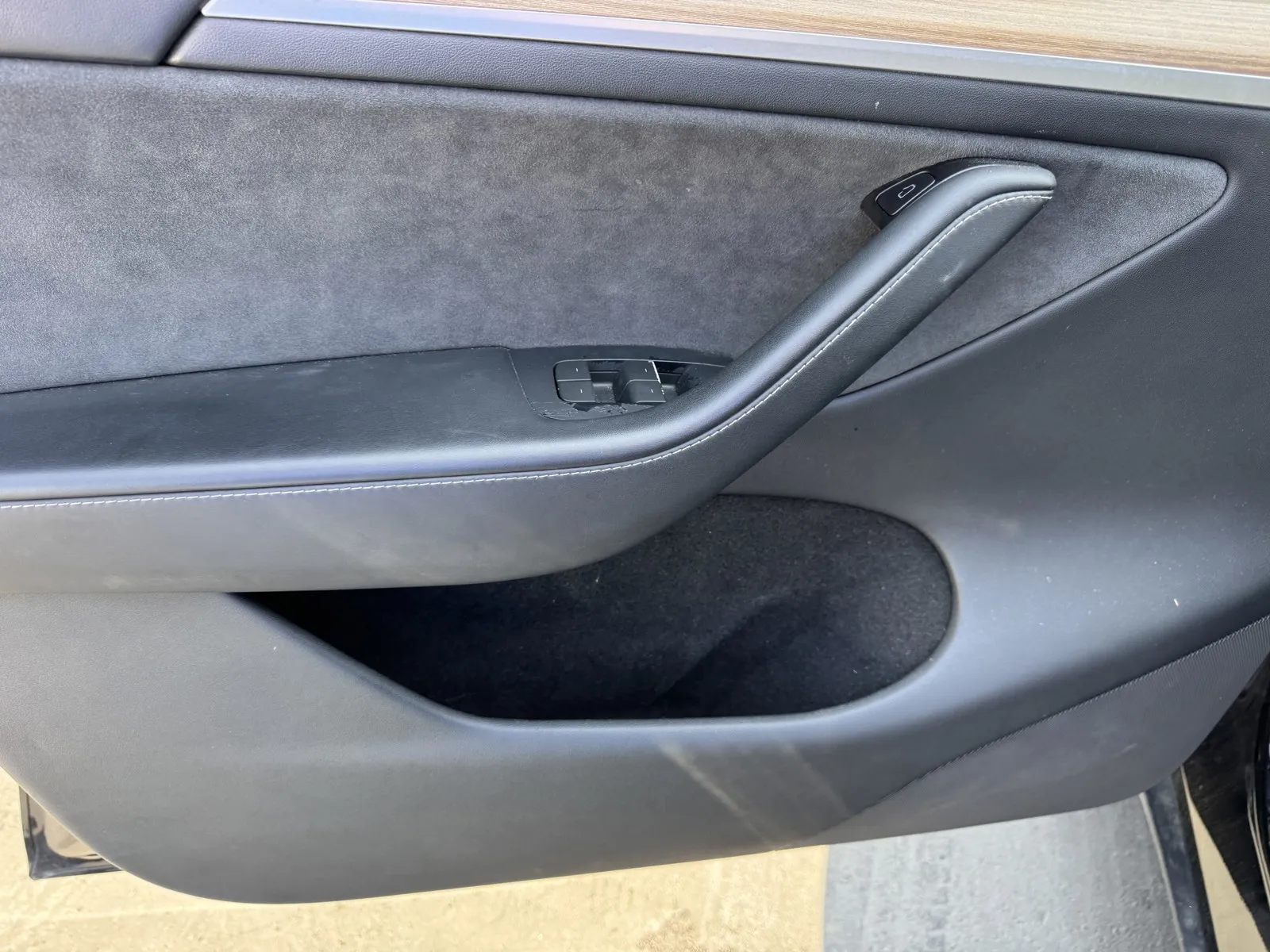 Tesla Model Y photo 13