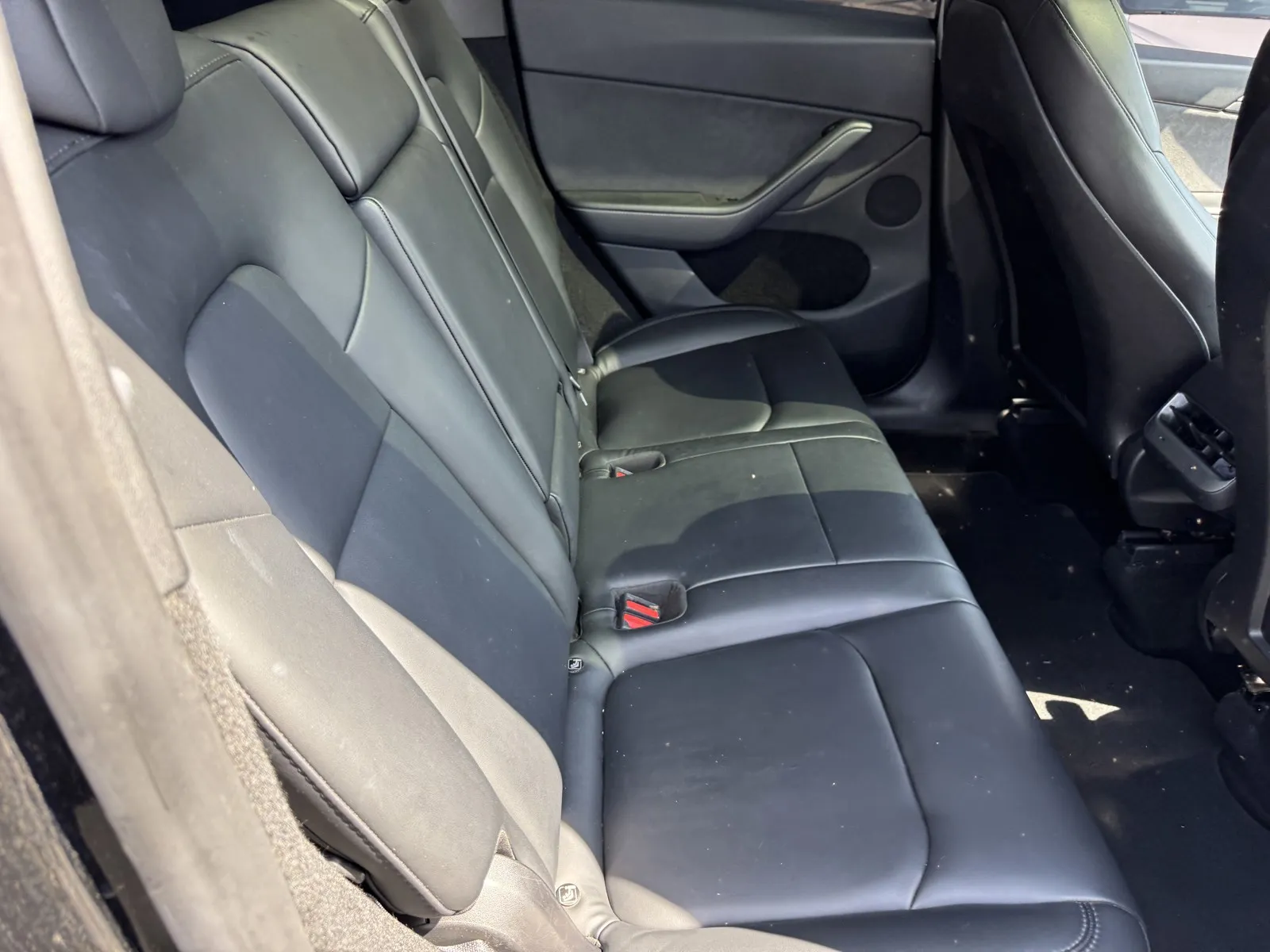 Tesla Model Y photo 8